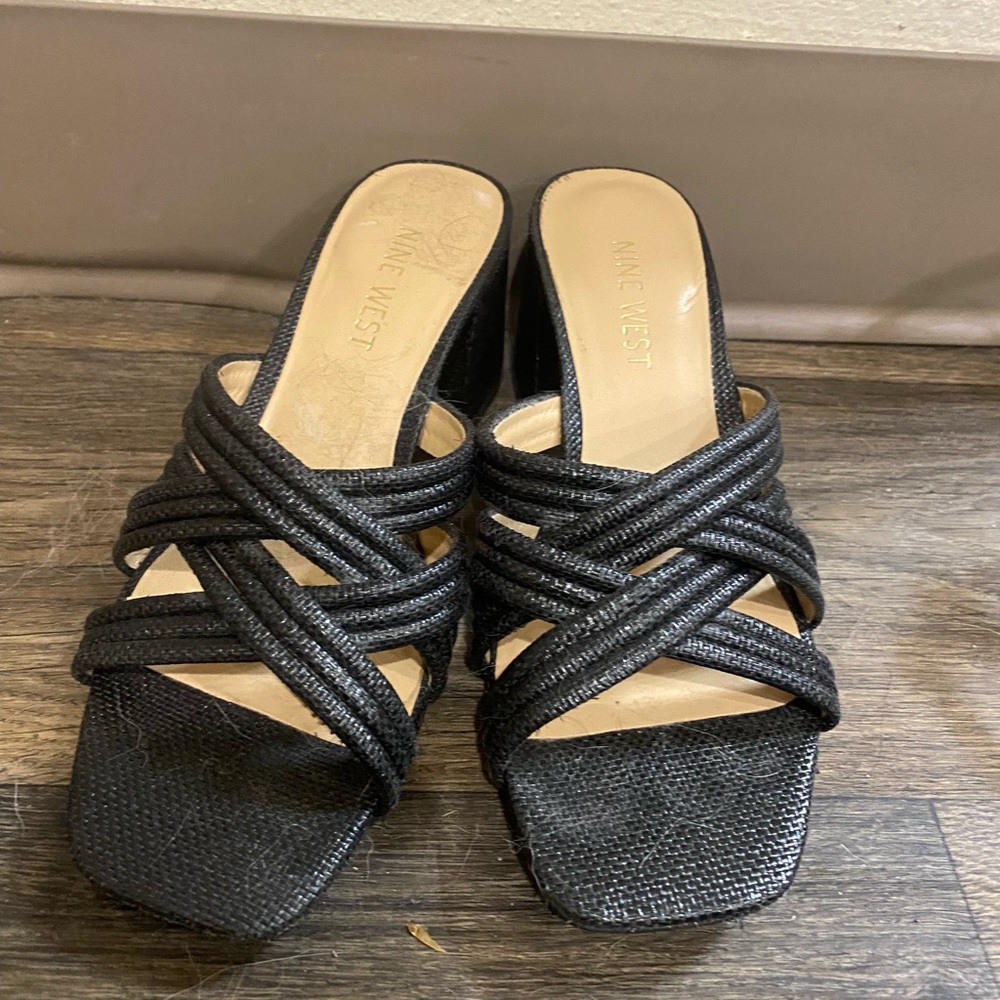 NWOB nine west Black Block heel woven heels .